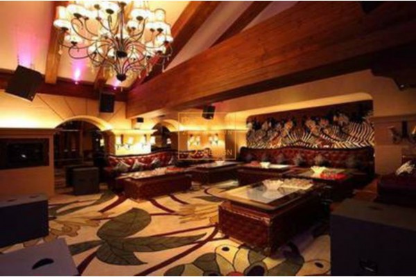 渝城养生新潮流，智能按摩中心体验馆